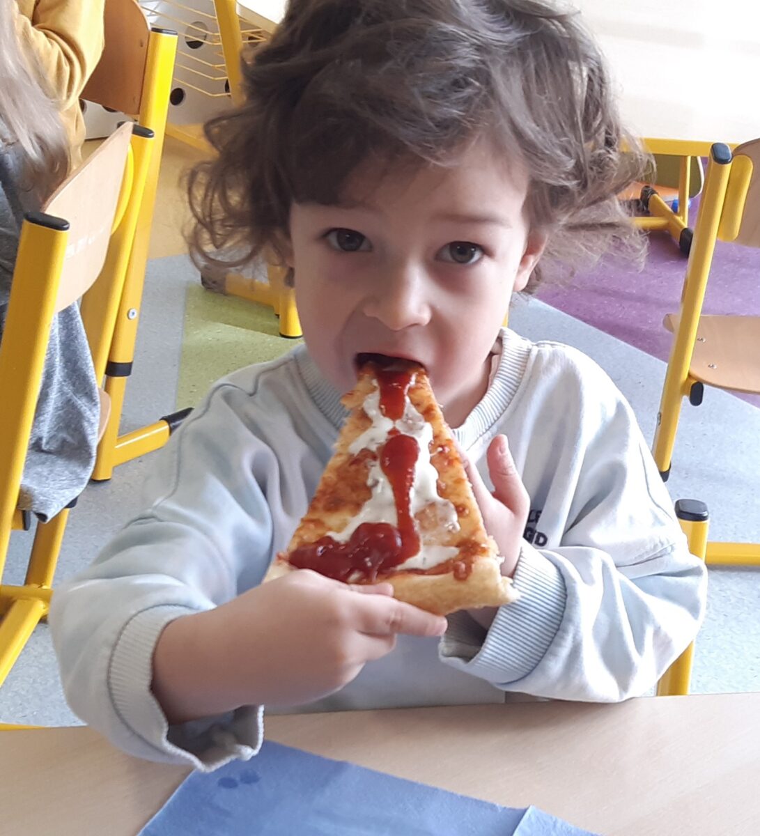 Ignacy uwielbia pizzę