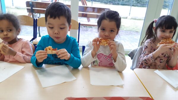 Nastusia, Gabryś, Mia i Rozalcia uwielbiają pizzę