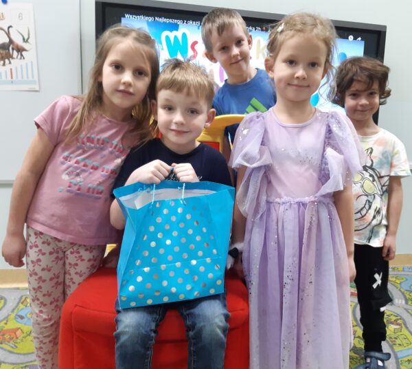 Igorek świętuje 6. urodziny.