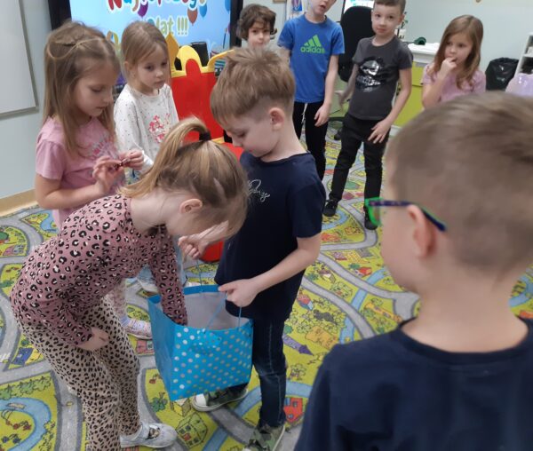 Igorek świętuje 6. urodziny.