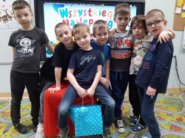 Igorek świętuje 6. urodziny.