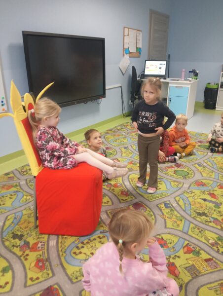 Iga składa życzenia urodzinowe Hani