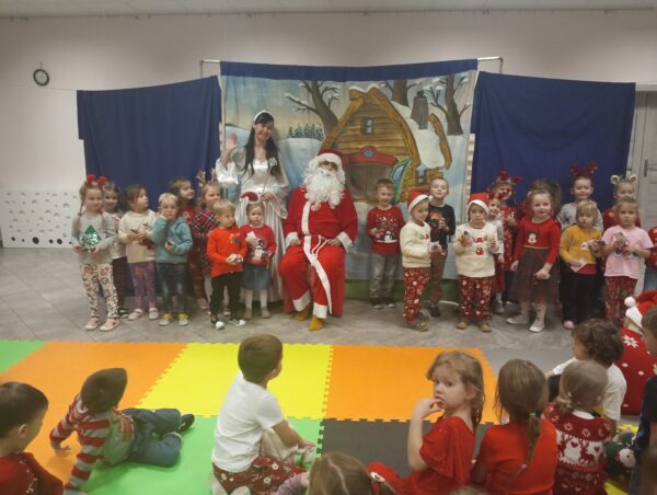 Zdjęcie grupowe z Mikołajem