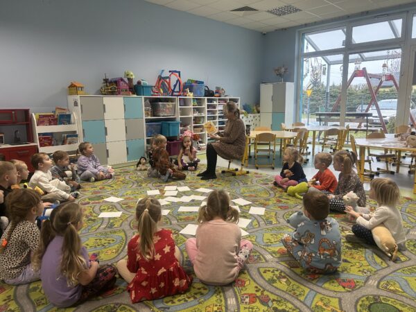 Zabawy w grupie Pszczółek