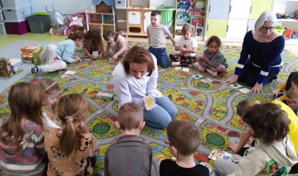 Misie biorą aktywny udział w obchodach Dnia Puzzli i Gier Planszowych we współpracy z Biblioteką Pedagogiczną.