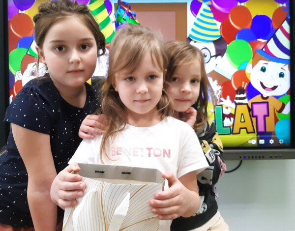 Pamiątkowe zdjęcie Karolci z Alą i Lenką.