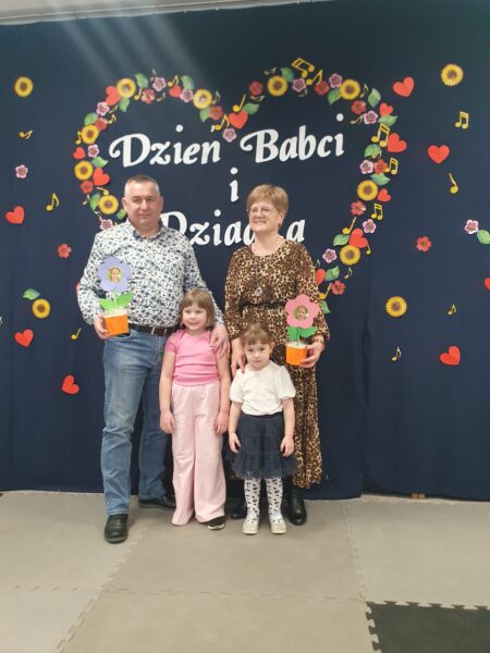 Ola z dziadkami