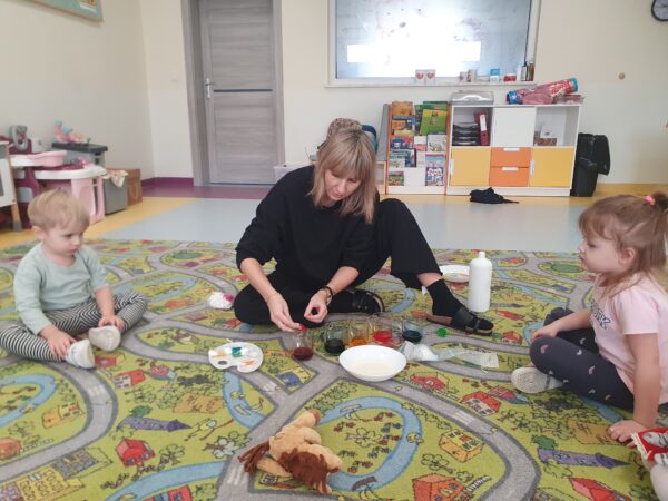 Motylki bawią się kolorami