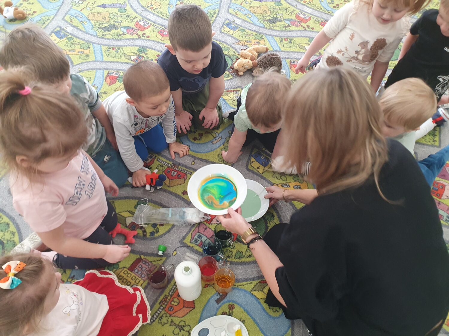 Motylki bawią się kolorami