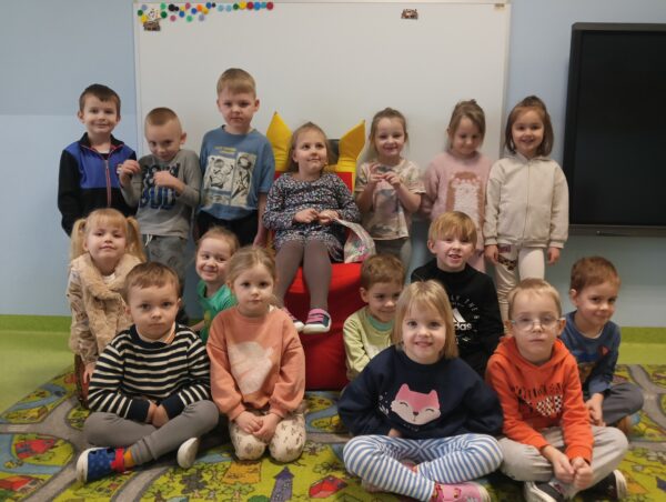 Zdjęcie grupowe w dniu urodzin Marcelinki