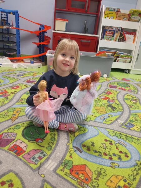 Polcia cieszy się z nowych lalek
