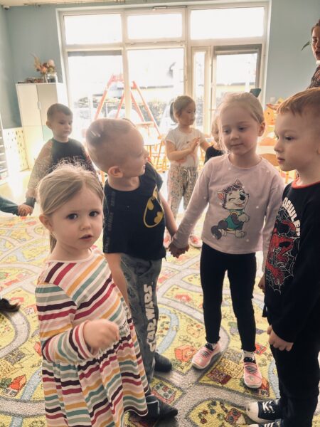 Zabawa ruchowa w kole