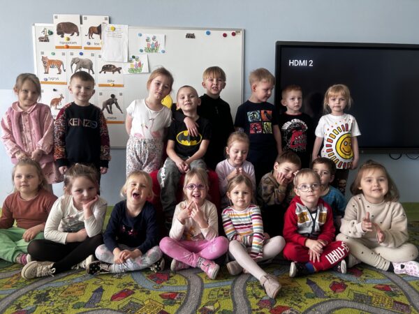 Zdjęcie grupowe w dniu urodzin Oskarka