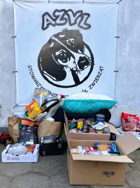 Dary dla bezdomnych zwierząt ze schroniska "AZYL".