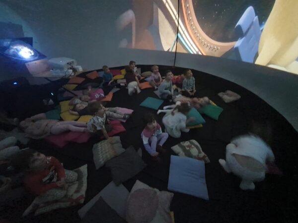 Motylki w planetarium