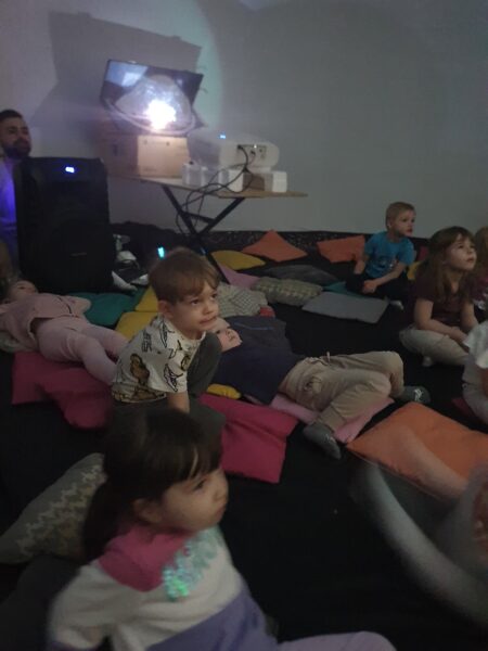 Motylki w planetarium