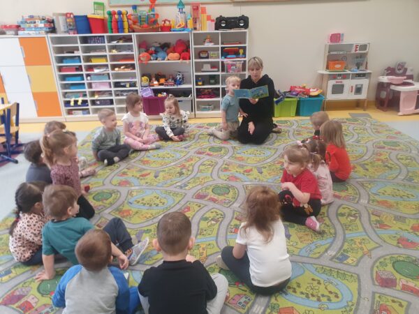 Motylki zakładają ogródek.