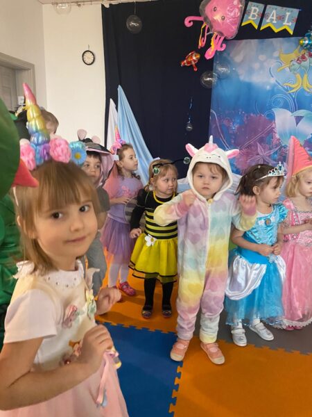 Motylki podczas zabawy karnawałowej