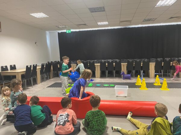 Kolejne Jeżyki pokonują przeszkody