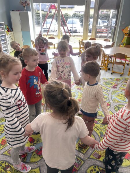 Zabawa ruchowa w kole