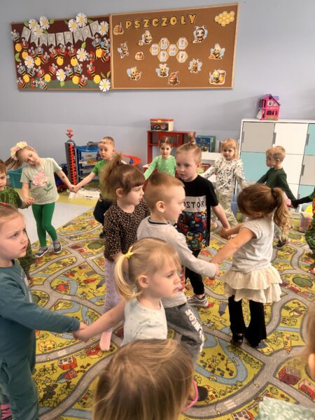 Zabawy ruchowe w dniu urodzin Doriana