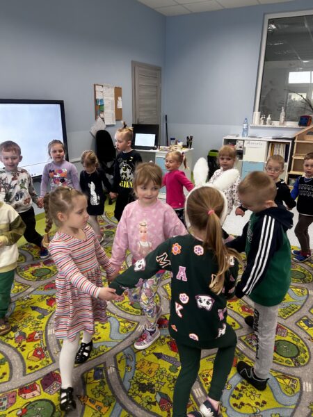 Urodzinowa zabawa w kole