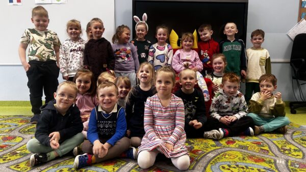 Zdjęcie grupowe w dniu urodzin Neli