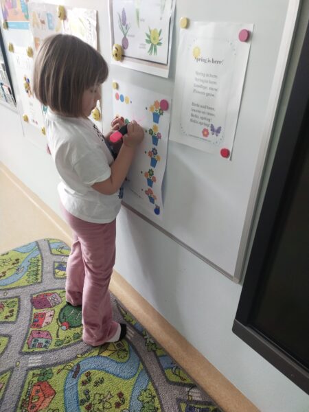 Gabrysia łączy kod kolorów z właściwym bukietem kwiatów