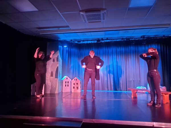 Etiuda sceniczna Teatru Słowa „Baw się w teatr”