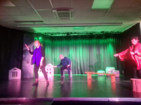 Etiuda sceniczna Teatru Słowa „Baw się w teatr”