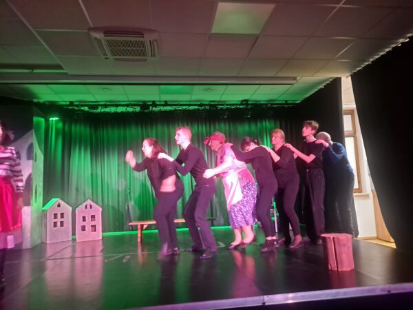 Etiuda sceniczna Teatru Słowa „Baw się w teatr”