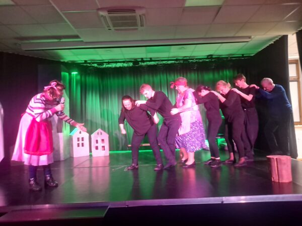 Etiuda sceniczna Teatru Słowa „Baw się w teatr”