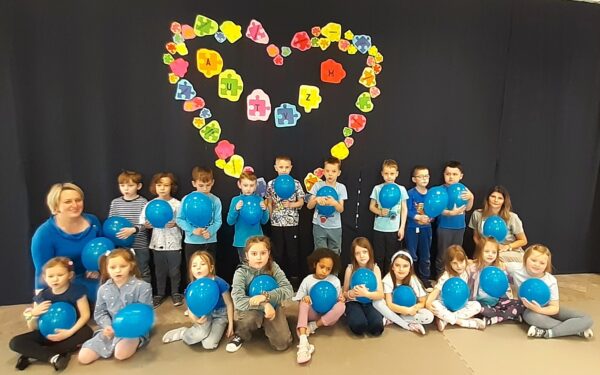 Misie świętują Światowy Dzień Świadomości Autyzmu.