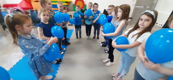 Misie świętują Światowy Dzień Świadomości Autyzmu.