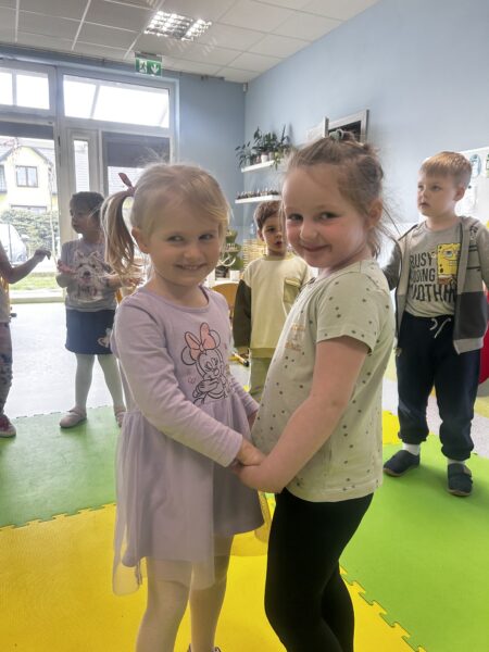 Hania tańczy z Matyldą