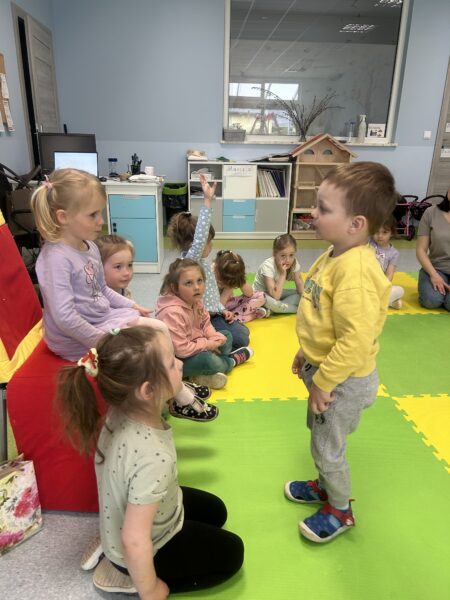 Jacek składa życzenia Hani