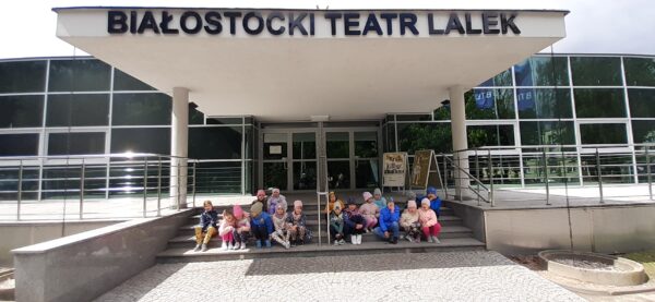 Pamiątkowe zdjęcie Misiów z Białostockiego Teatru Lalek.