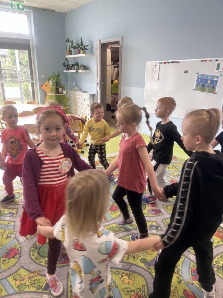 Zabawa urodzinowa w kole