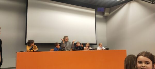 Misie zwiedzają stadion miejski - Chorten Arena w Białymstoku.