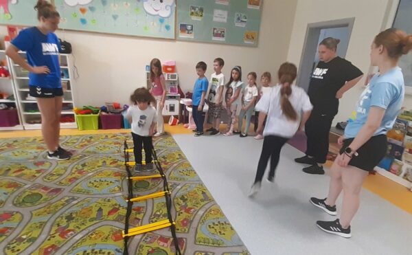 Misie świętują Dzień Dziecka razem ze studentami Akademii Wychowania Fizycznego.