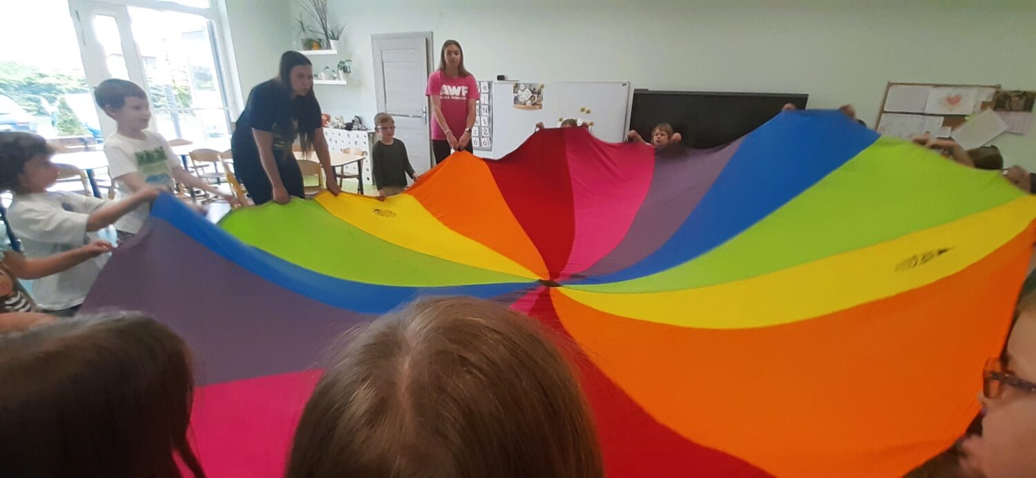 Misie świętują Dzień Dziecka razem ze studentami Akademii Wychowania Fizycznego.