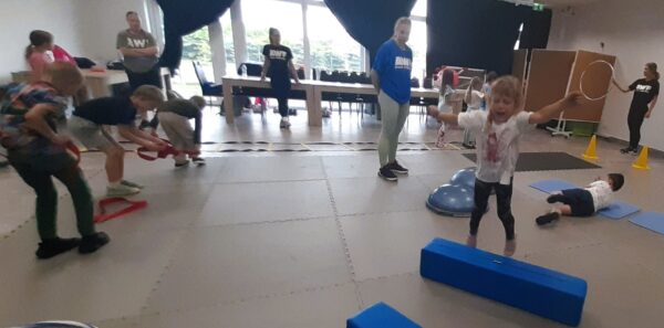 Misie świętują Dzień Dziecka razem ze studentami Akademii Wychowania Fizycznego.