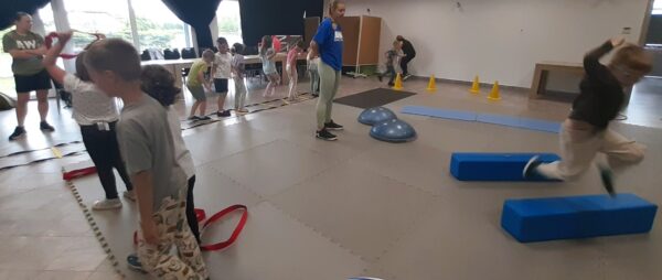 Misie świętują Dzień Dziecka razem ze studentami Akademii Wychowania Fizycznego.