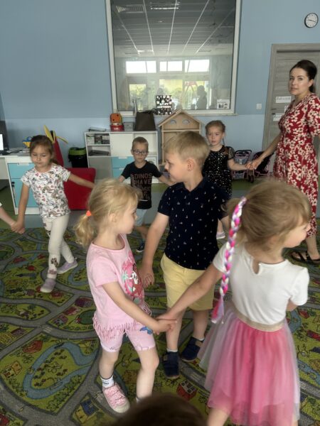 Zabawa urodzinowa w kole