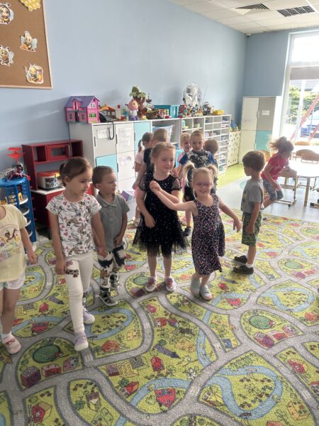 Zabawa urodzinowa przy muzyce