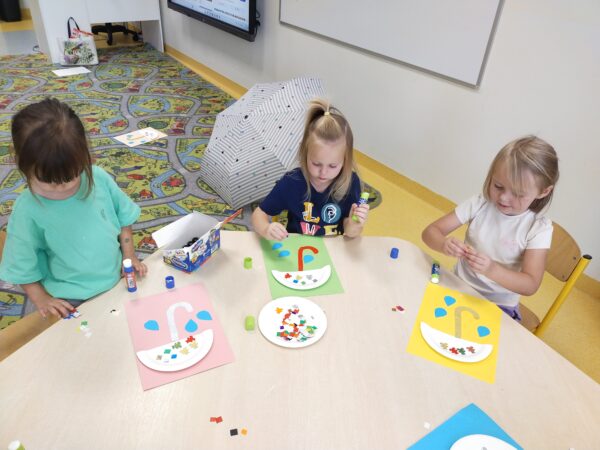 Czas na ostatnie ozdoby, parasole prawie gotowe