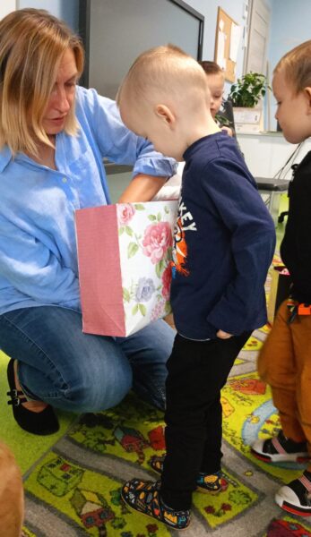 Misie świętują Dzień Chłopaka.