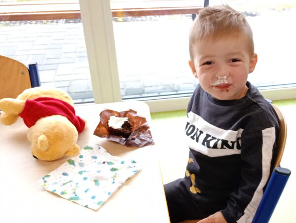 Misie świętują Dzień Chłopaka.