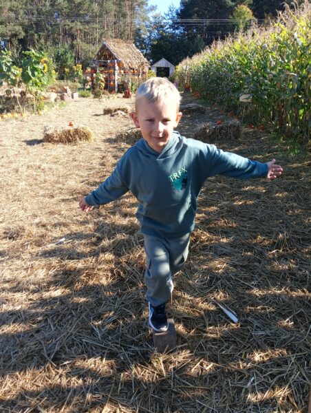 Mikołaj próbuje utrzymać równowagę