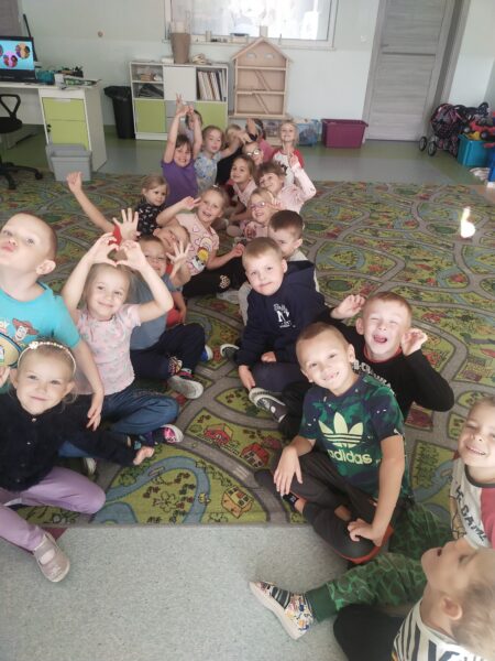 Naszym ćwiczeniom towarzyszy uśmiech i dobra zabawa